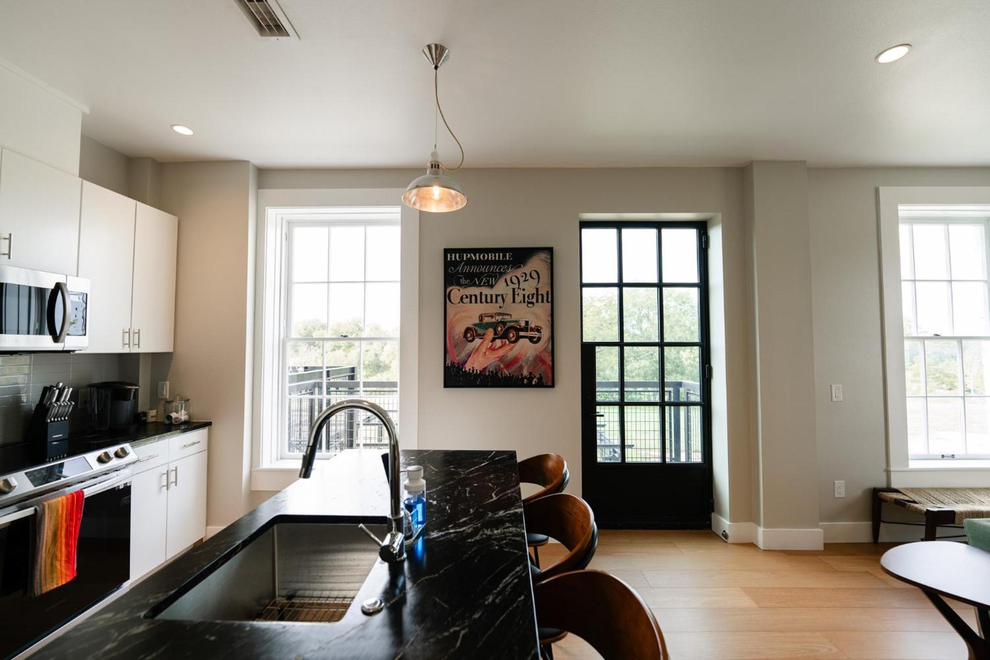 Western 1924 Luxury Lofts Martindale Esterno foto